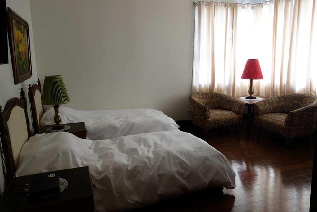 The Big House A Heritage Home Davao Habitación foto